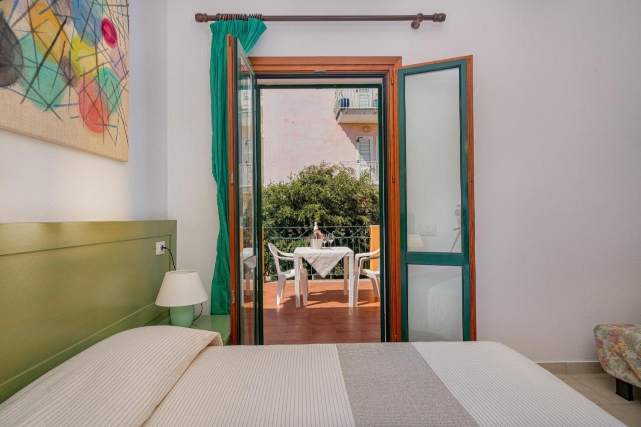 Hotel Marinaro Santa Teresa Gallura Bagian luar foto